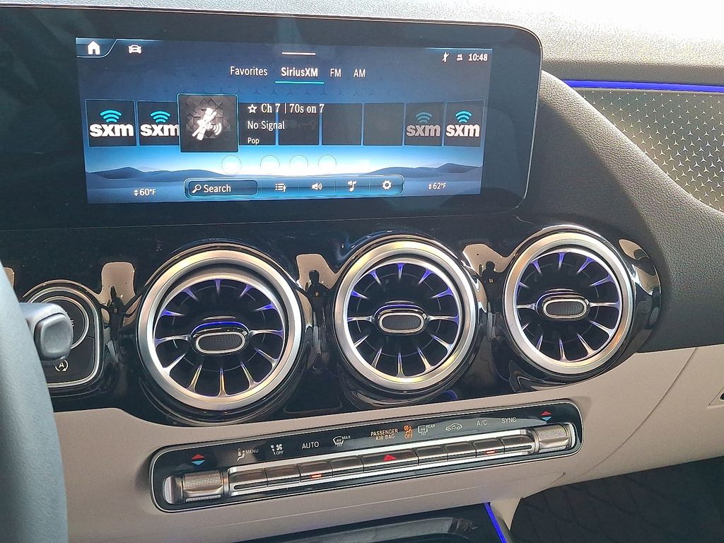 2025 Mercedes Benz GLA 250 4MATIC photo 3