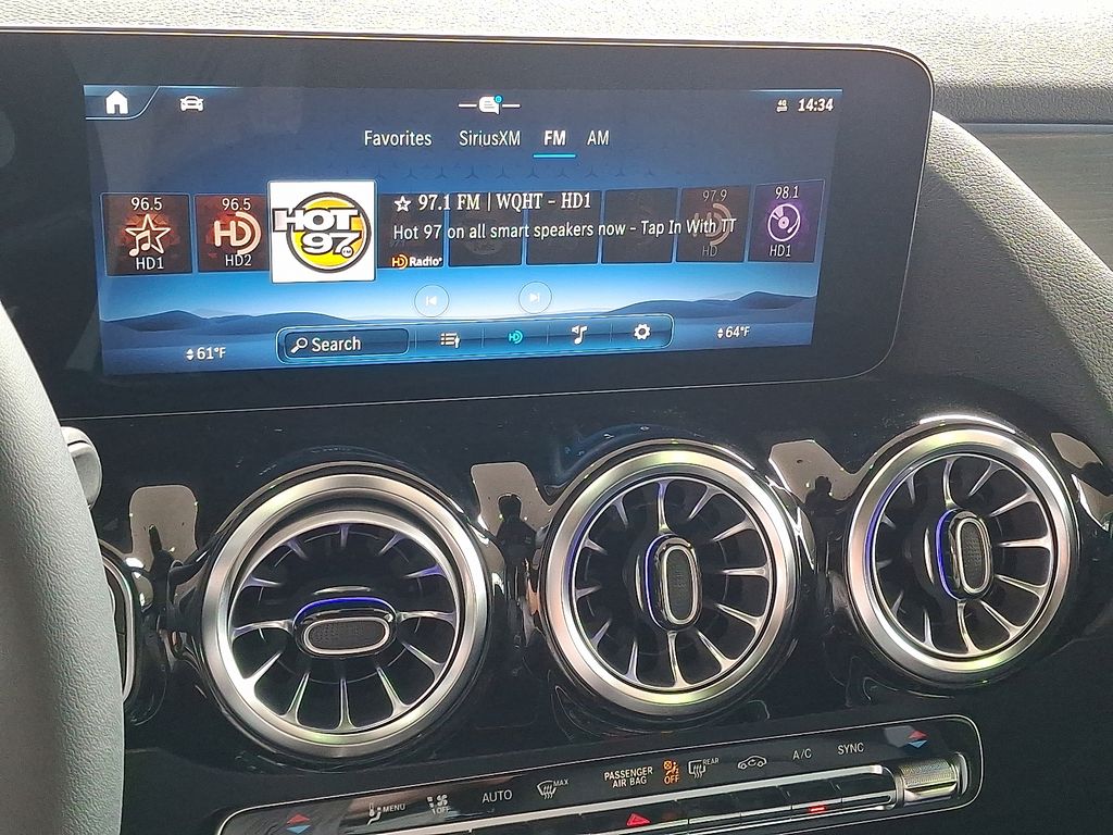 2026 Mercedes Benz GLA 250 4MATIC photo 3