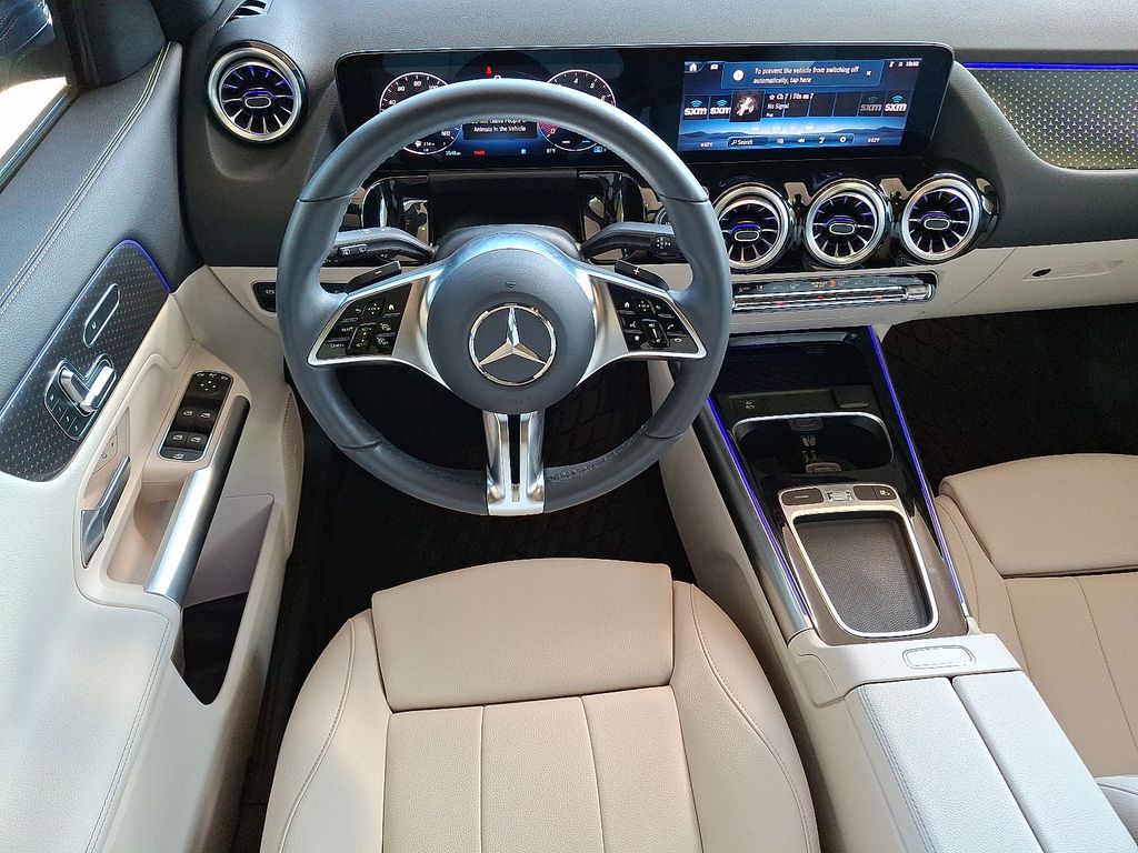 2025 Mercedes Benz GLA 250 4MATIC photo 2