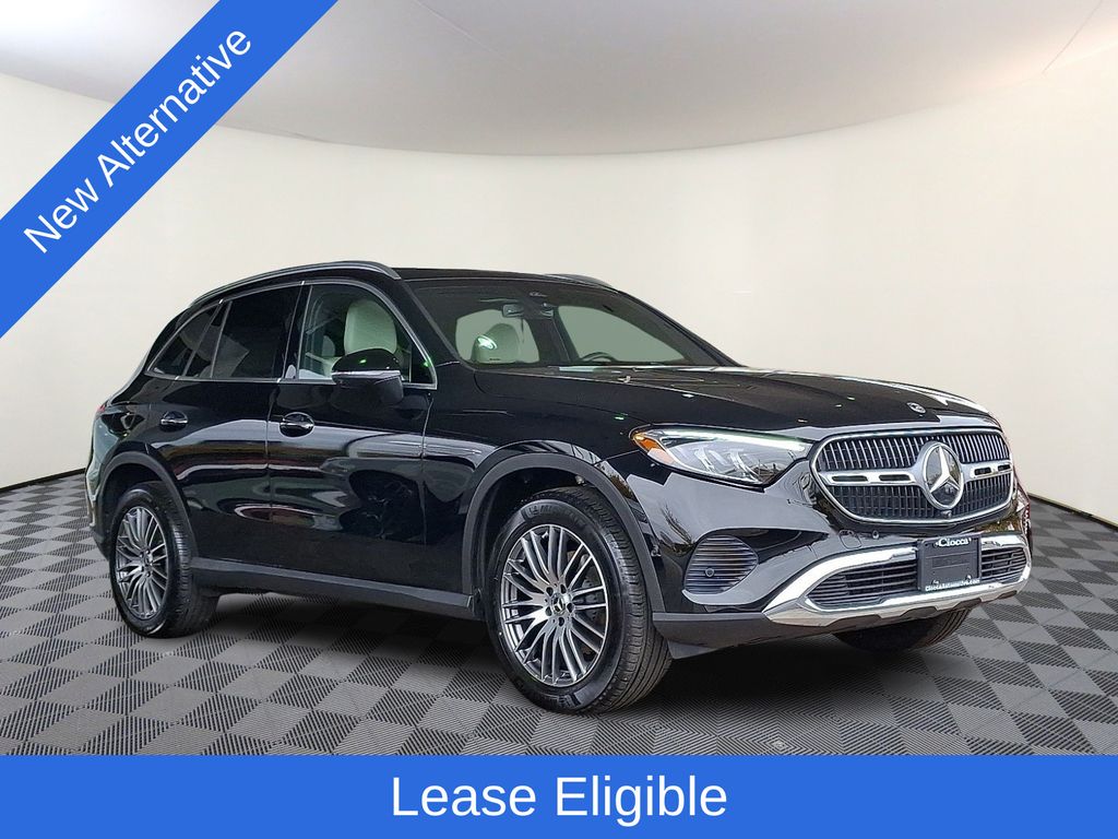 2025 Mercedes-Benz GLC Base's photo
