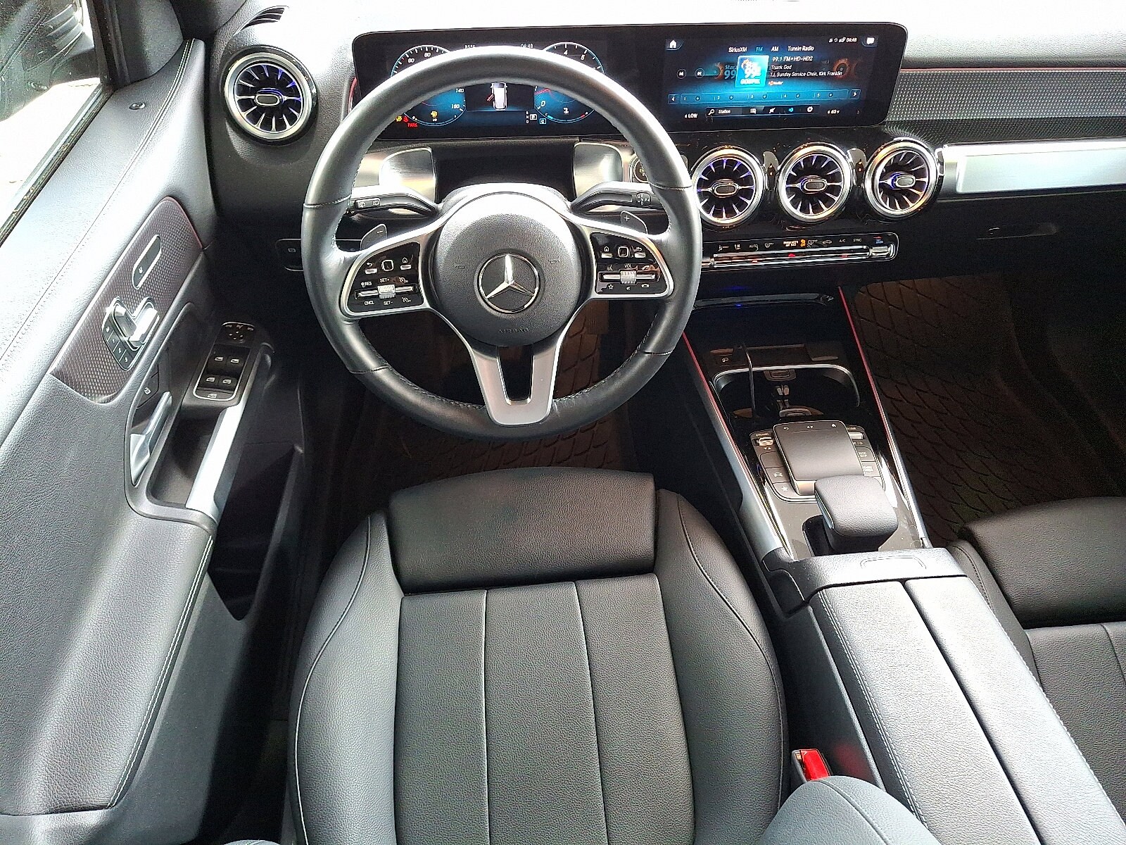 2022 Mercedes Benz GLB 250 4MATIC photo 2