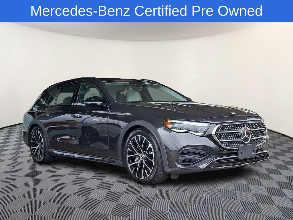 2024 Mercedes-Benz E-Class E450 All-Terrain's photo