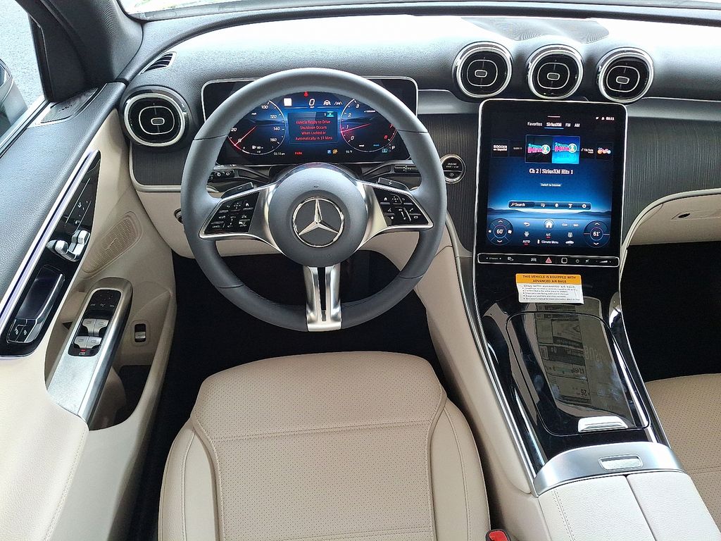 2025 Mercedes Benz GLC 300 4MATIC photo 2