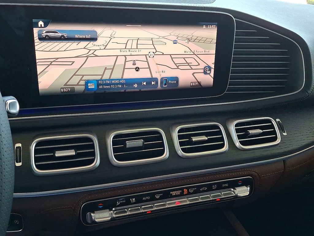 2026 Mercedes Benz GLS 450 4MATIC photo 3