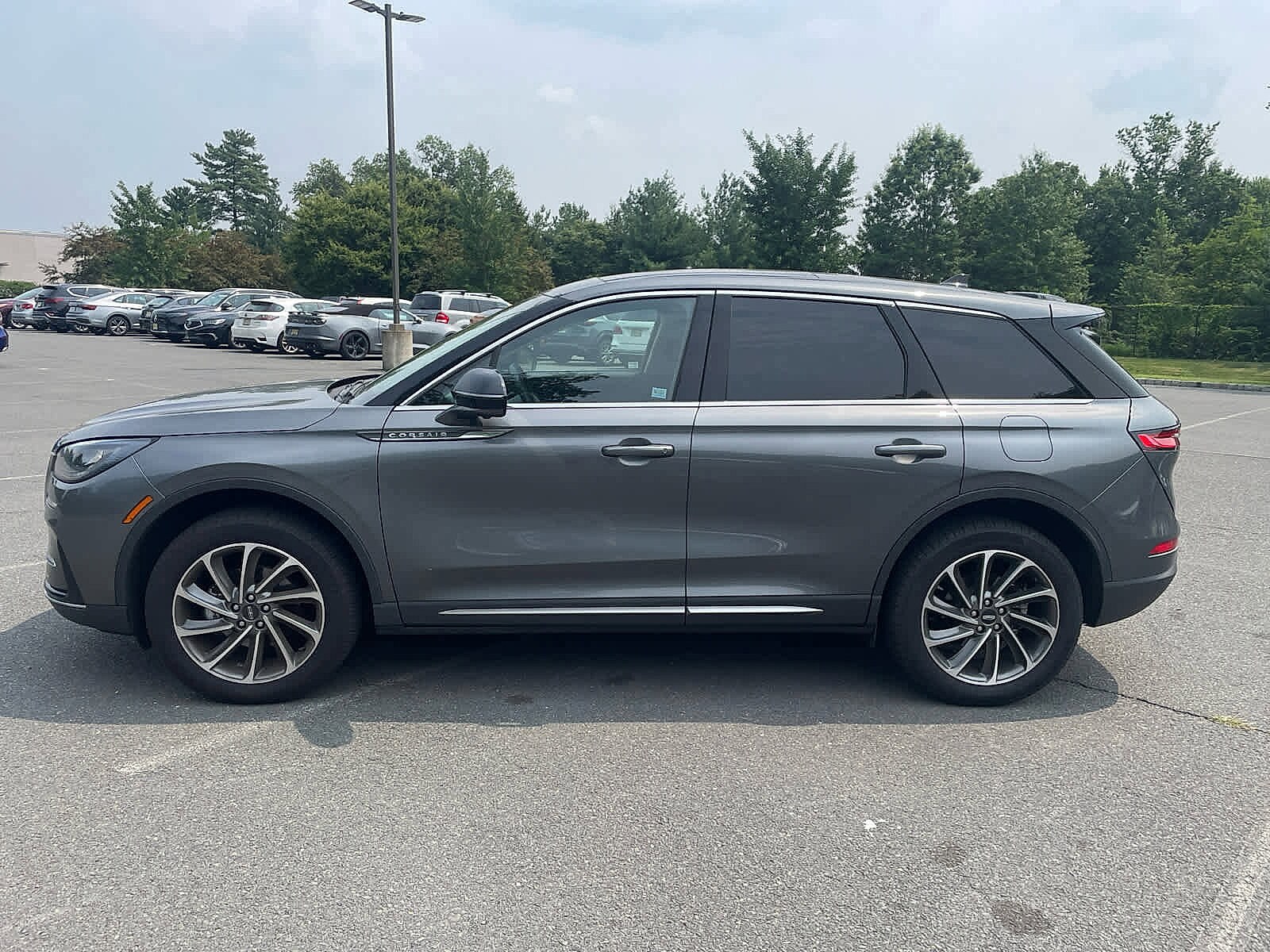 2023 Lincoln Corsair Standard photo 2