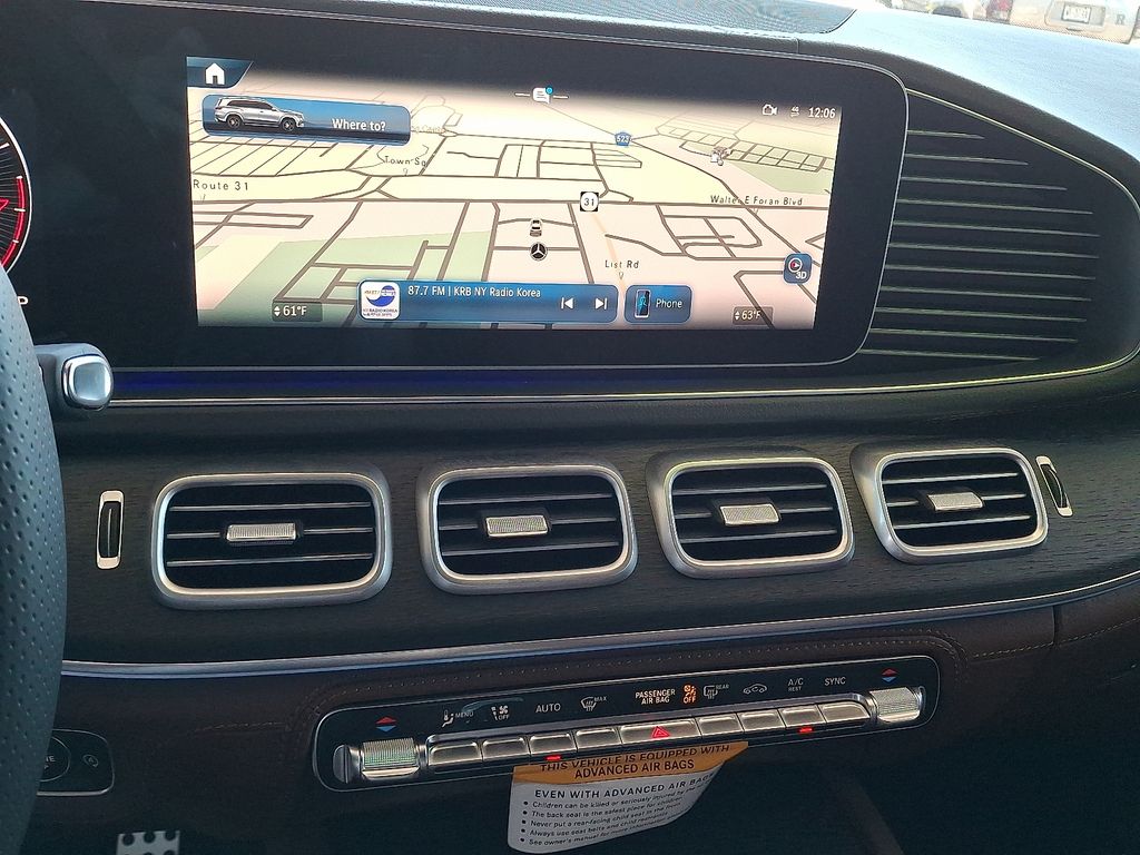 2026 Mercedes Benz GLS 580 4MATIC photo 3