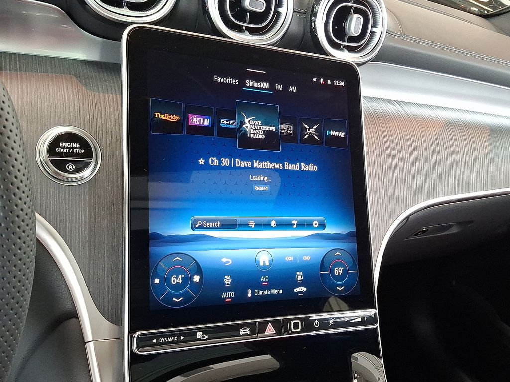 2025 Mercedes Benz GLC 300 4MATIC photo 3