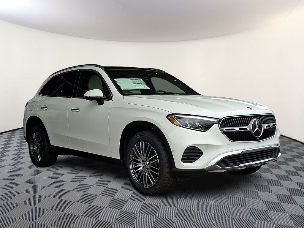 2026 Mercedes-Benz GLC GLC 300 4MATIC's photo