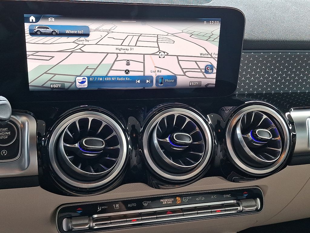 2025 Mercedes Benz GLB 250 4MATIC photo 3