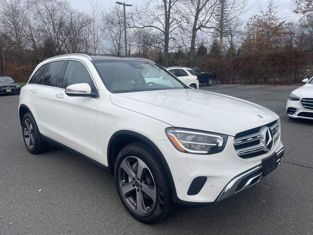 2022 Mercedes-Benz GLC GLC300's photo