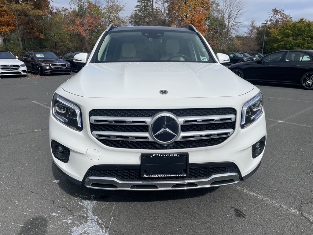 2023 Mercedes Benz GLB 250 4MATIC photo 2