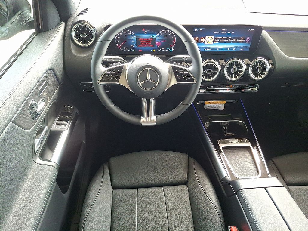 2026 Mercedes Benz GLA 250 4MATIC photo 2