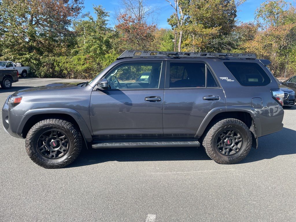 2021 Toyota 4Runner TRD Off-Road photo 3