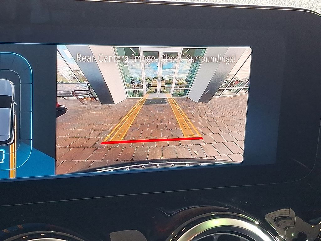 2026 Mercedes Benz GLA 250 4MATIC photo 4