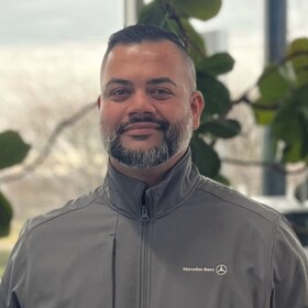 Staff member Syed Naqvi from ID_361edb5566ed