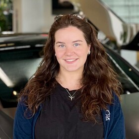 Staff member Olivia Lewis from ID_d16c69d71fd5