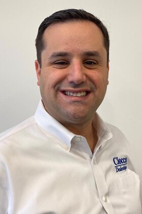 Staff member Eric Narodovich from ID_d16c69d71fd5
