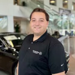 Staff member Vincent Giampino from ID_fbf0d165cca2