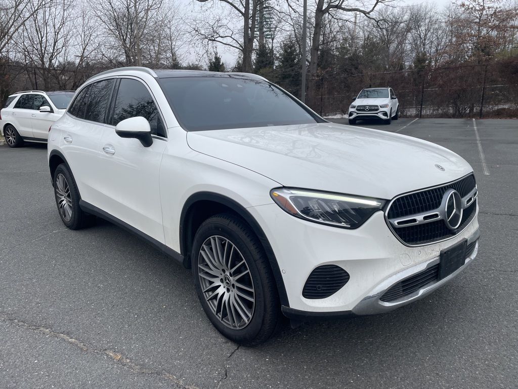 2023 Mercedes-Benz GLC GLC 300's photo
