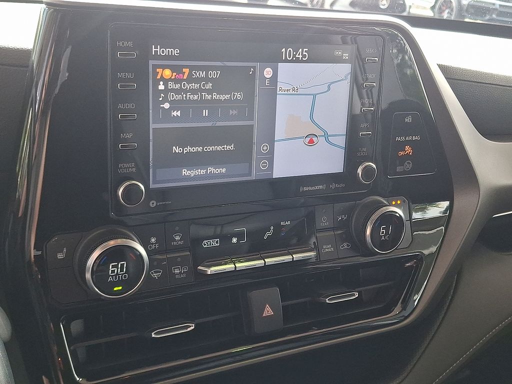 2022 Toyota Highlander XLE photo 3
