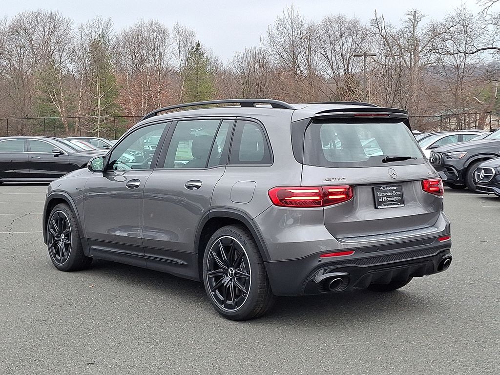 2025 Mercedes Benz GLB AMG 35 4MATIC photo 3