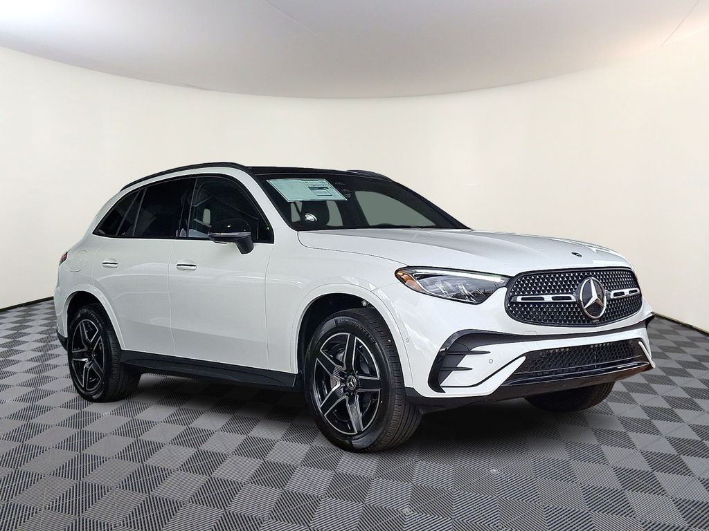 2026 Mercedes-Benz GLC Base's photo