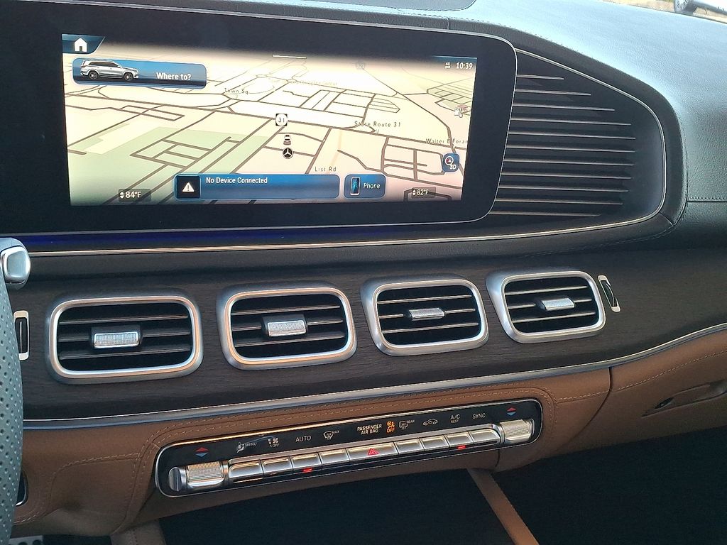 2026 Mercedes Benz GLS 580 4MATIC photo 3