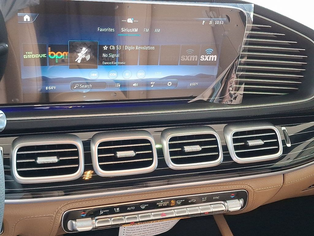 2026 Mercedes Benz GLS 450 4MATIC photo 3