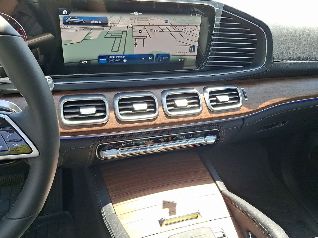 2025 Mercedes Benz GLE 350 4MATIC photo 3