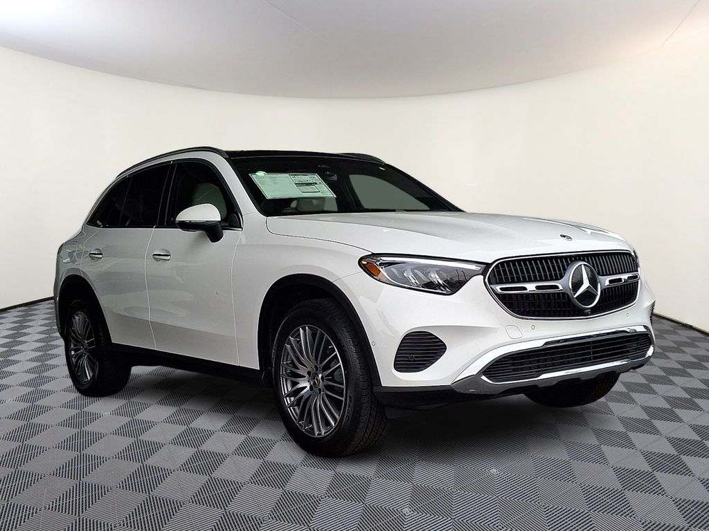 2026 Mercedes-Benz GLC Base
