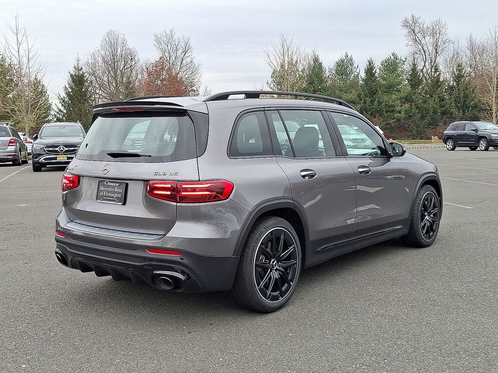2025 Mercedes Benz GLB AMG 35 4MATIC photo 4