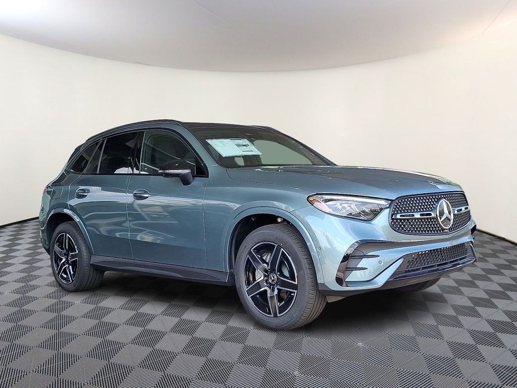 2026 Mercedes-Benz GLC Base's photo