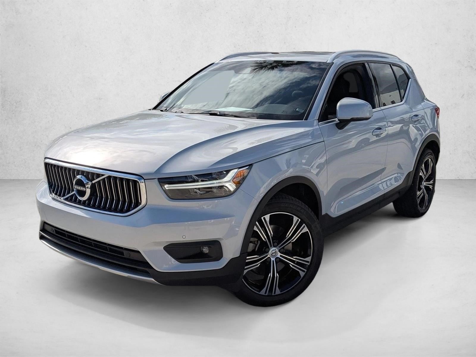 2020 Volvo XC40 Inscription's photo