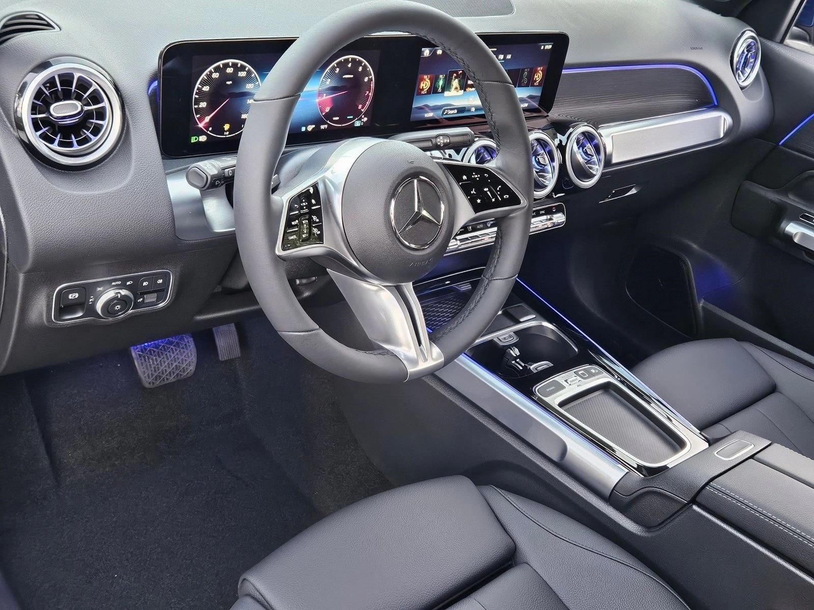 2026 Mercedes-Benz GLB GLB 250 - Photo 3