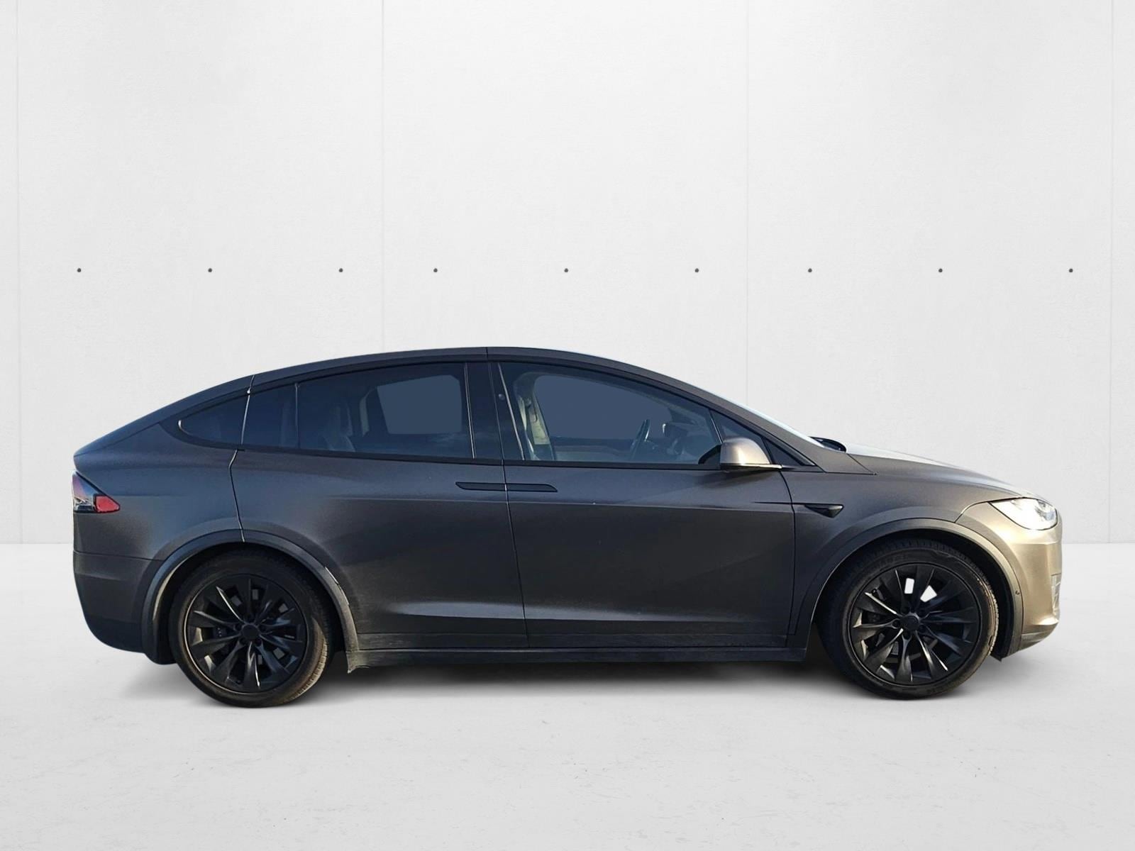 Used 2018 Tesla Model X 75D with VIN 5YJXCAE27JF115669 for sale in Fort Lauderdale, FL