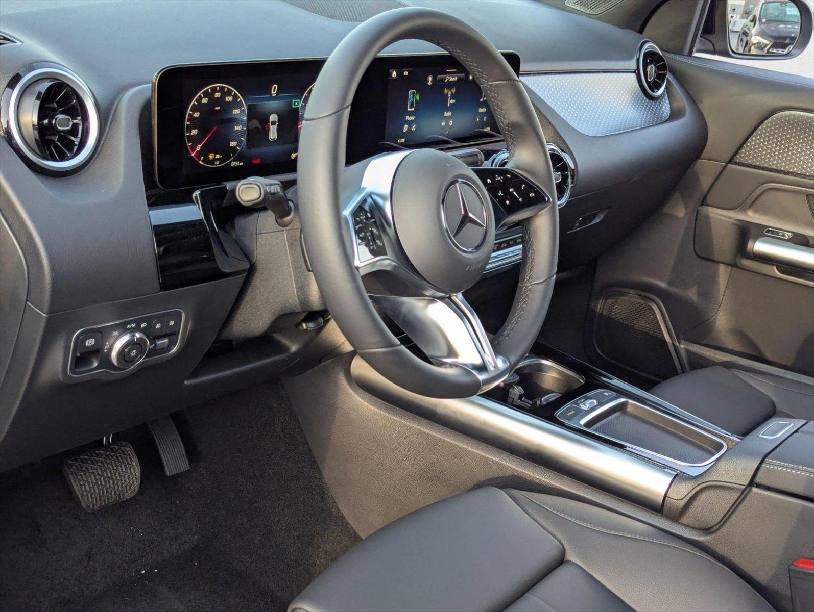2025 Mercedes Benz GLA 250 photo 3