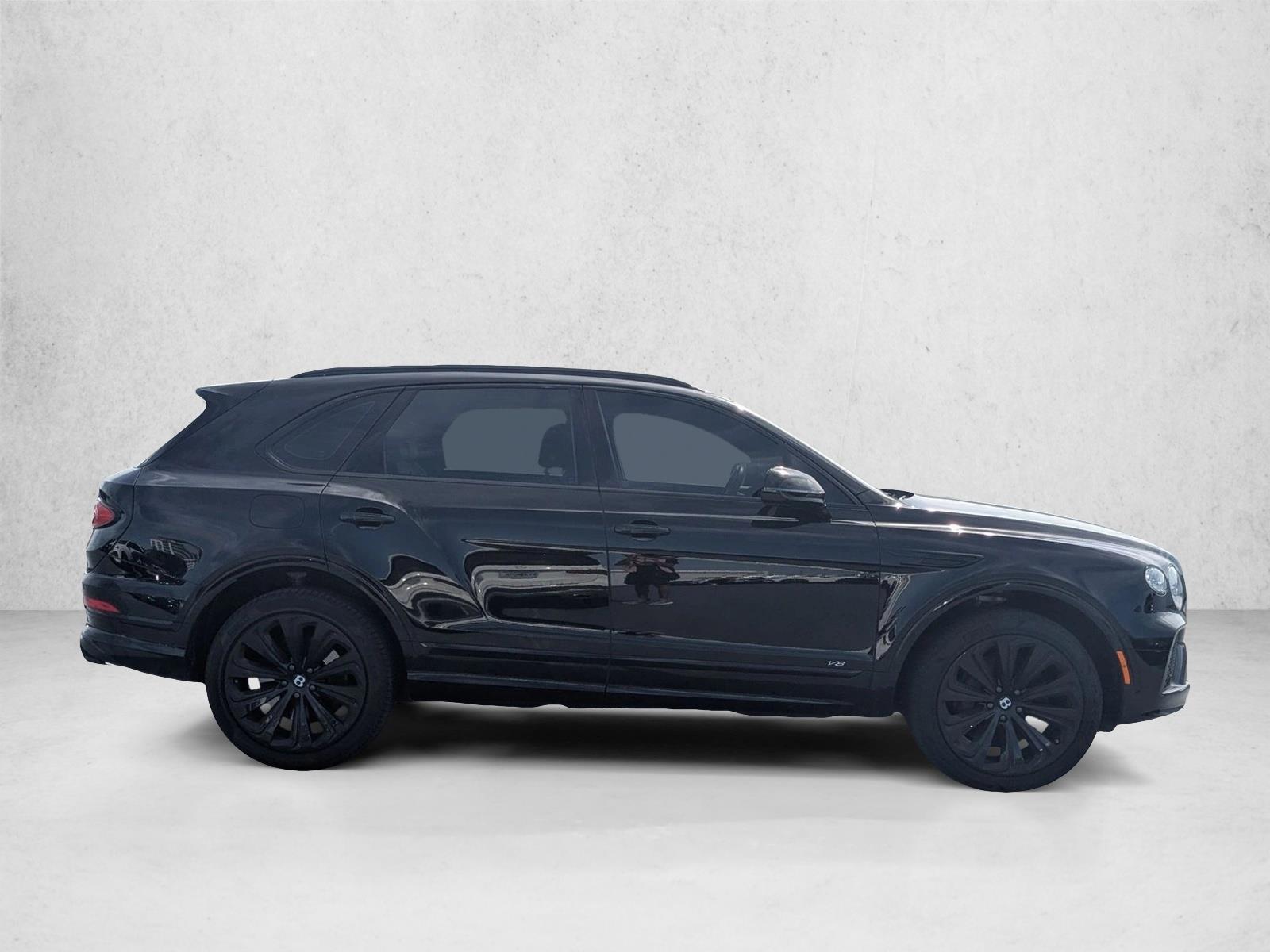2021 Bentley Bentayga V8 photo 2
