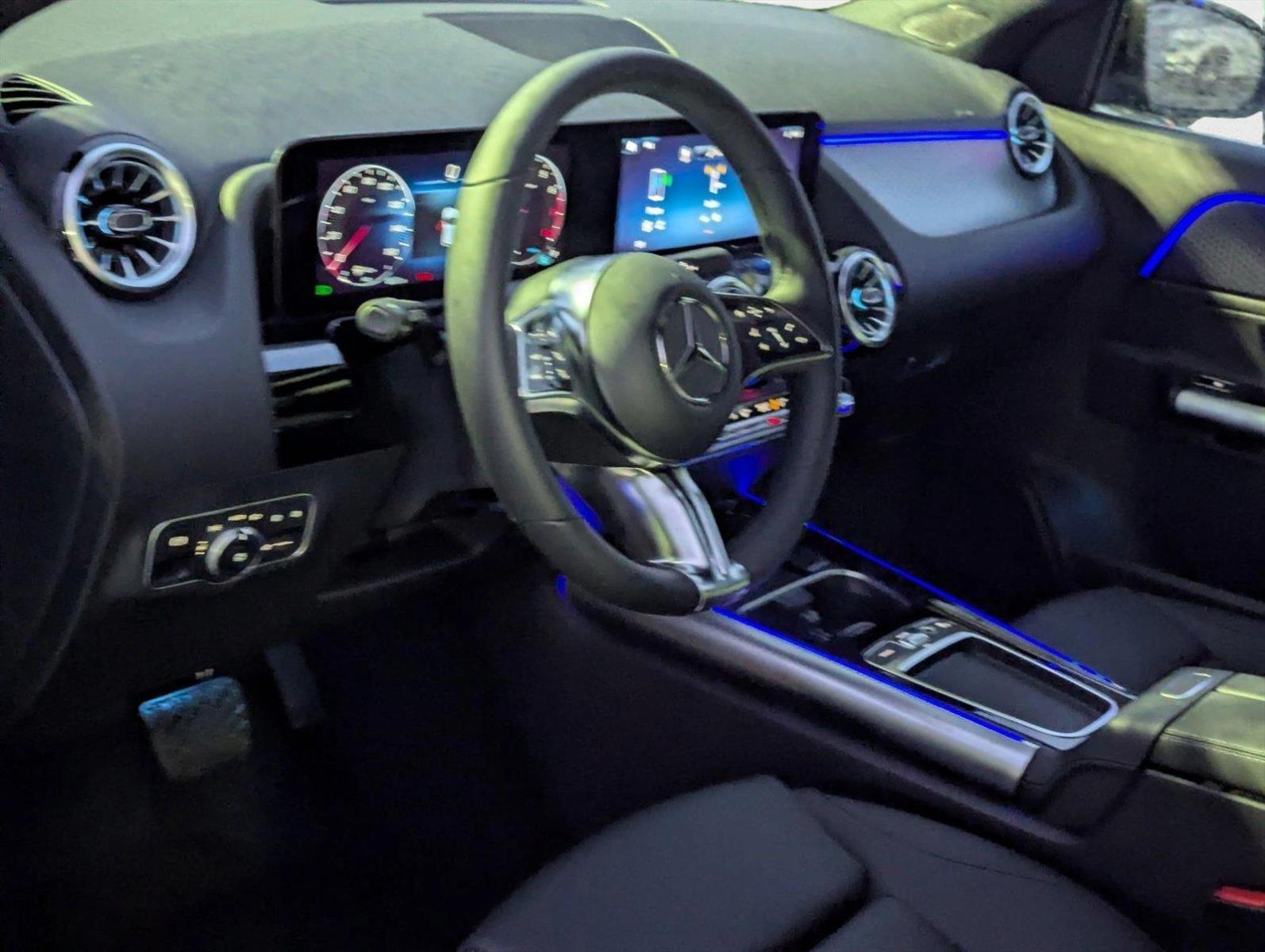 2025 Mercedes Benz GLA 250 photo 3