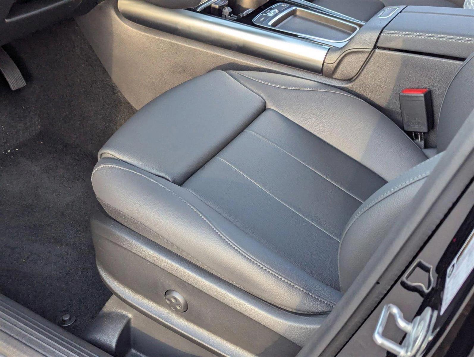 2025 Mercedes Benz GLA 250 photo 4
