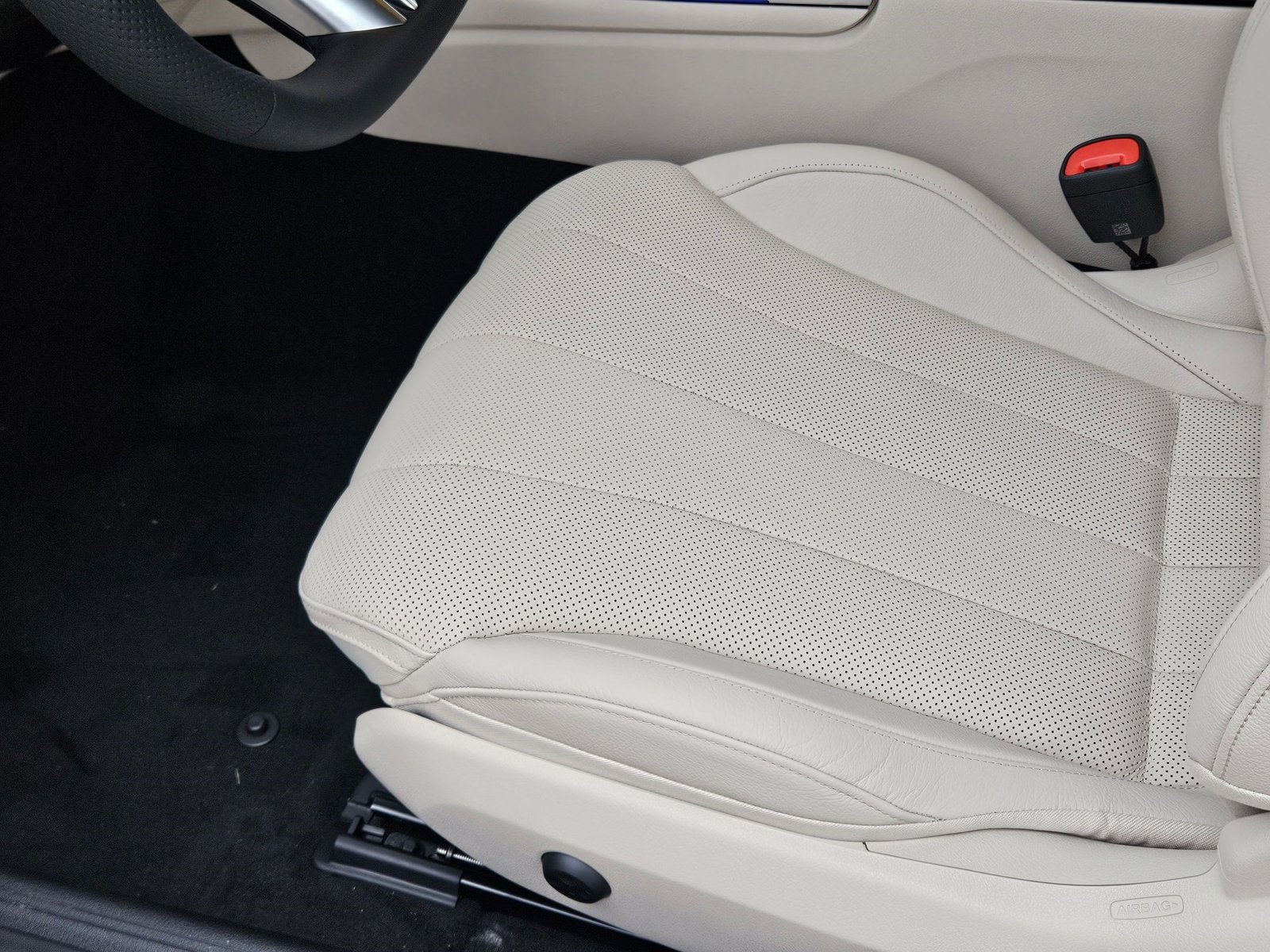 2026 Mercedes Benz CLE 450 4MATIC Coupe photo 4