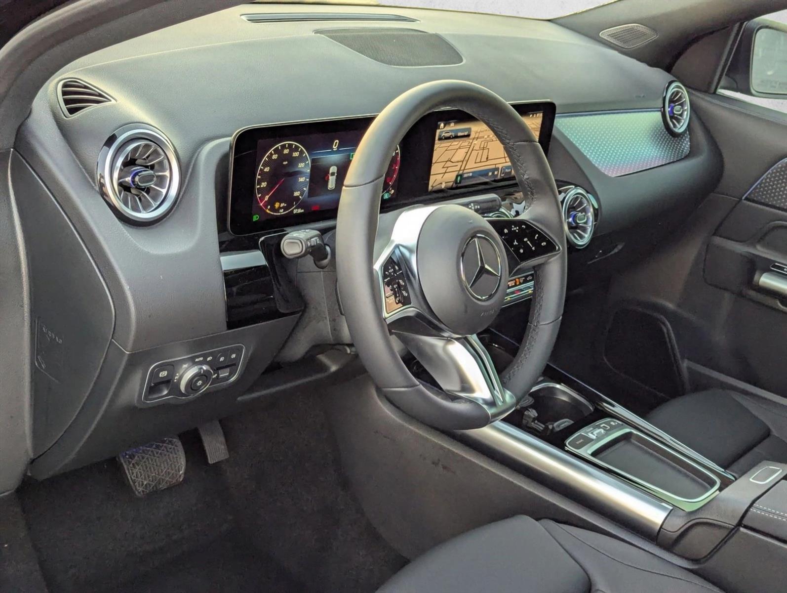 2025 Mercedes Benz GLA 250 photo 3