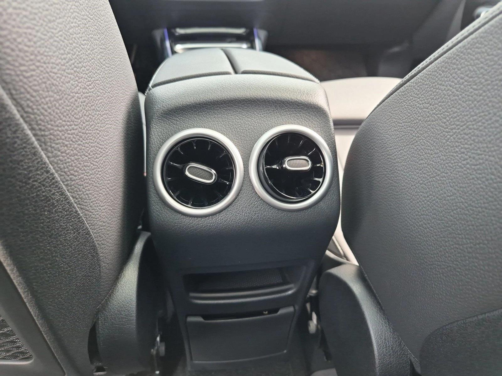 2026 Mercedes-Benz GLB GLB 250 - Photo 17