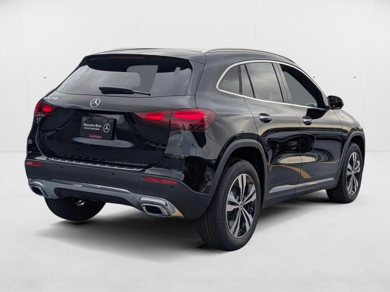 2025 Mercedes Benz GLA 250 photo 2