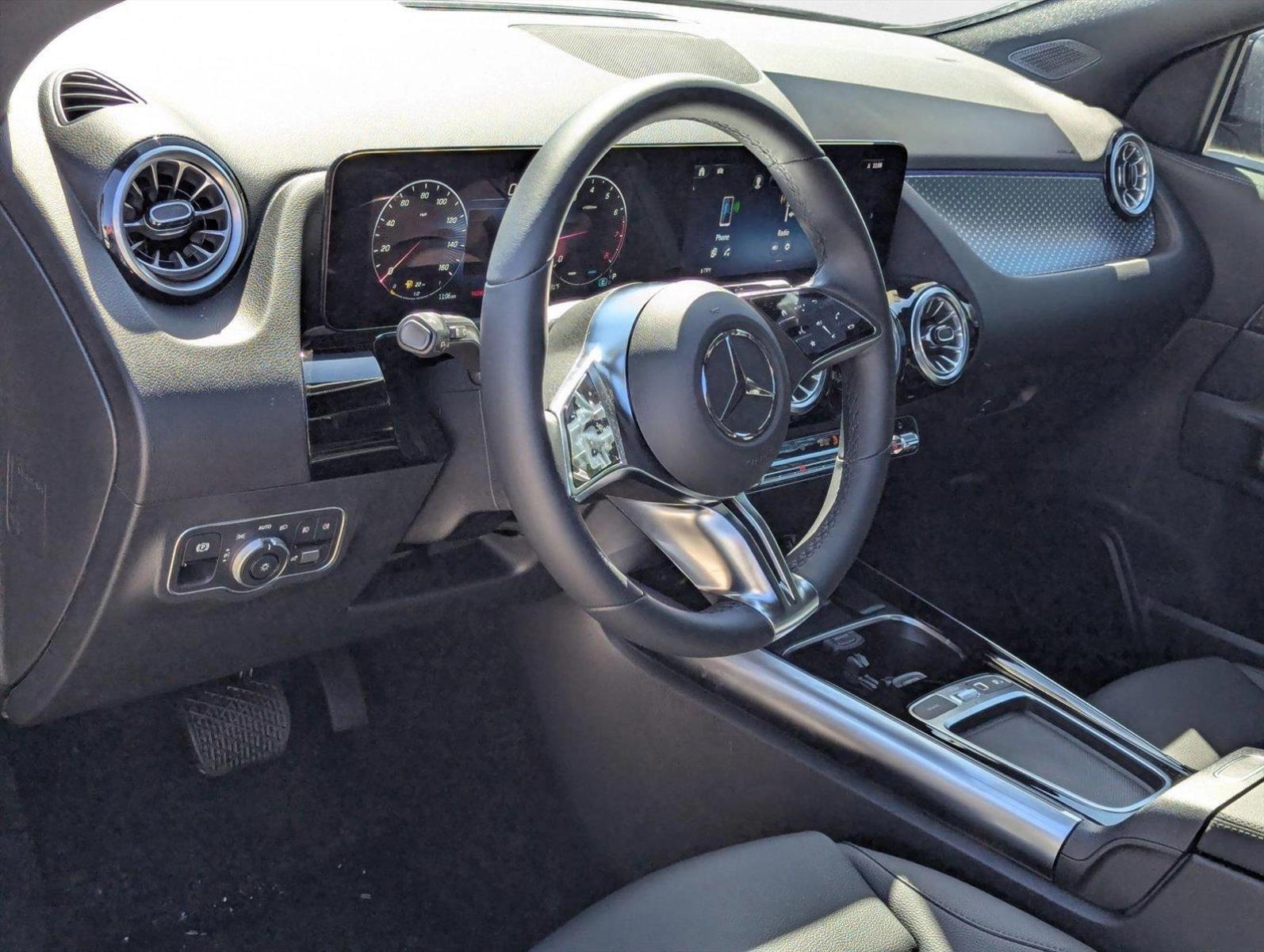 2025 Mercedes Benz GLA 250 photo 3