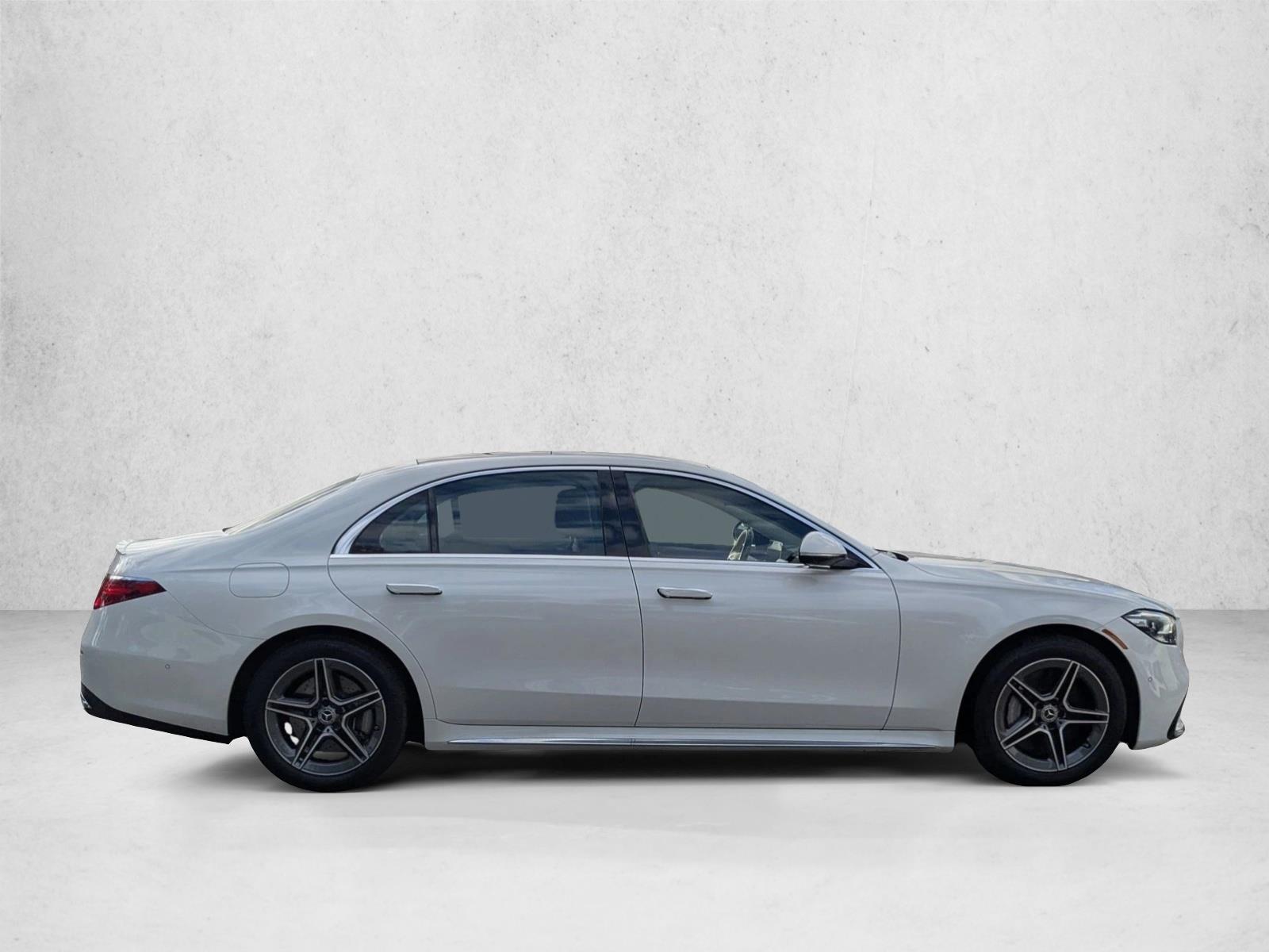 2024 Mercedes Benz S 580e 4MATIC photo 4