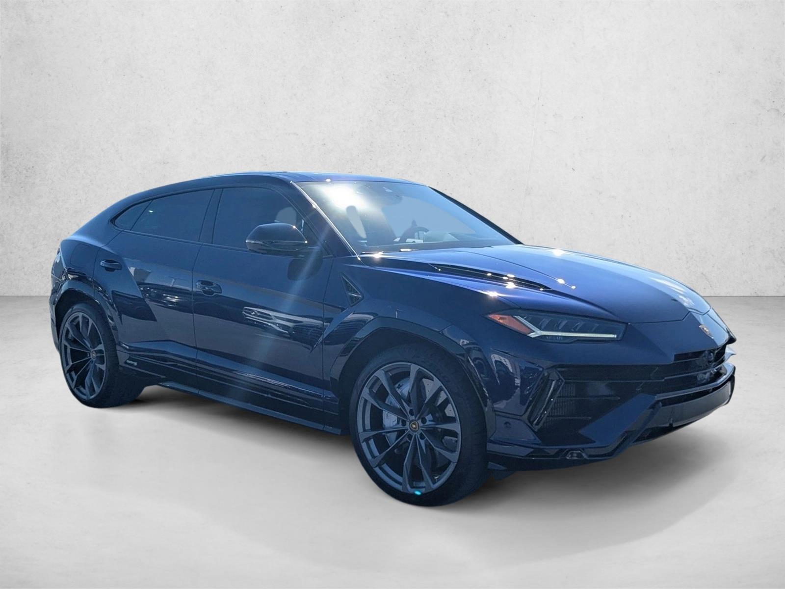 2024 Lamborghini Urus S photo 3