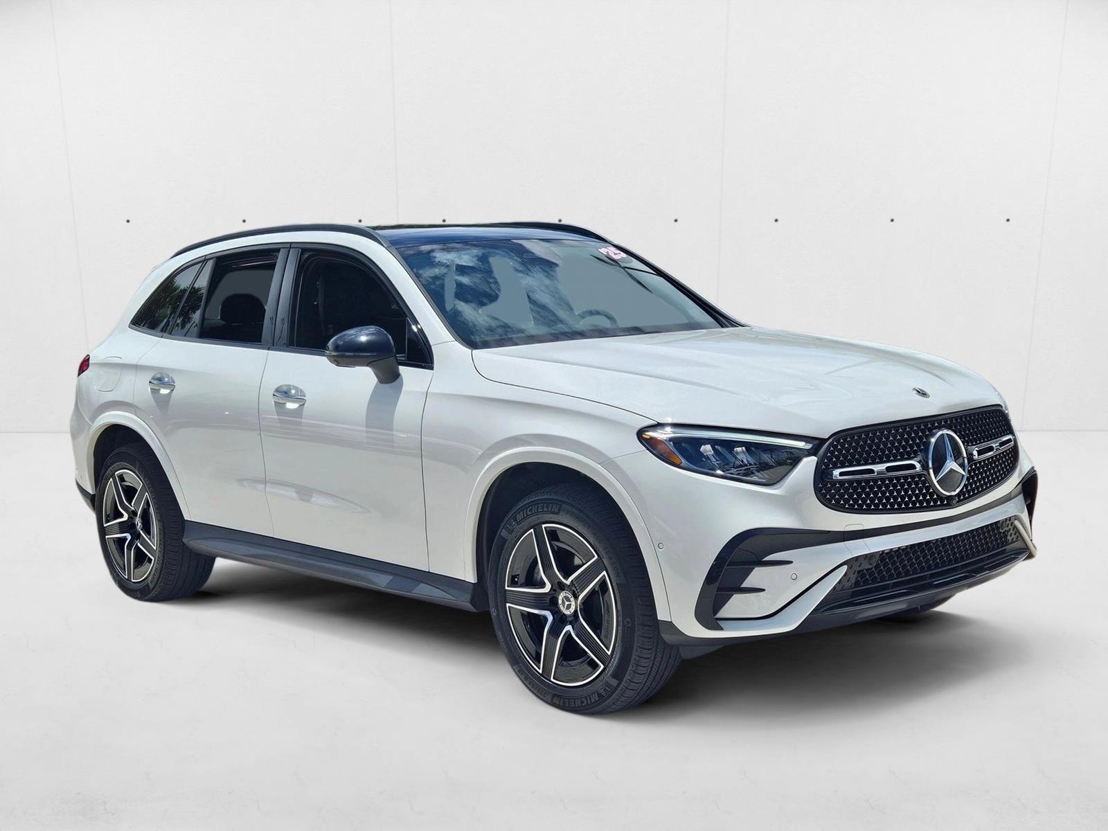 2025 Mercedes Benz GLC 4MATIC photo 3
