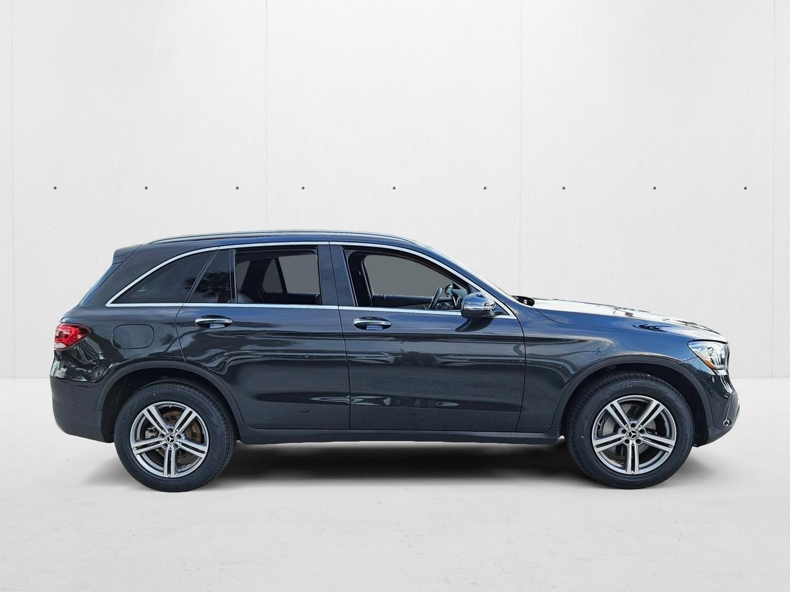 2021 Mercedes Benz GLC 300 photo 3