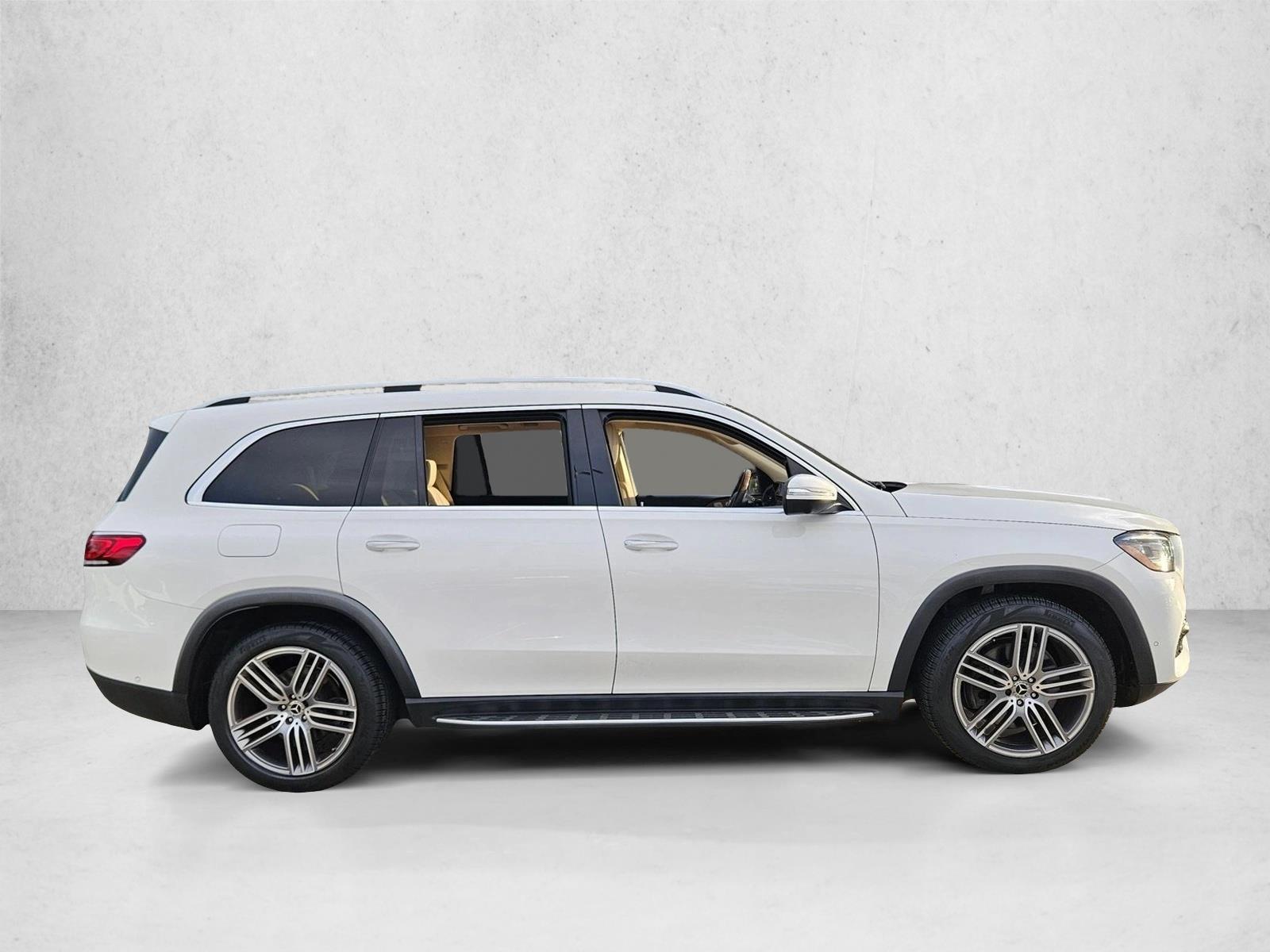 2022 Mercedes Benz GLS 450 4MATIC photo 2