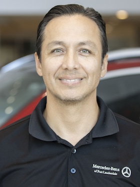 Staff member Francisco Moreno from ID_3129131e7a8c